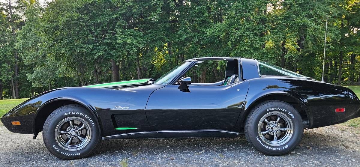 Chevrolet-corvette-c3-1978-black