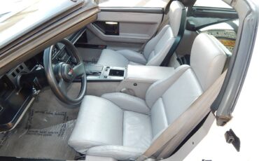 Chevrolet-corvette-c4-coupe-1988-white-10