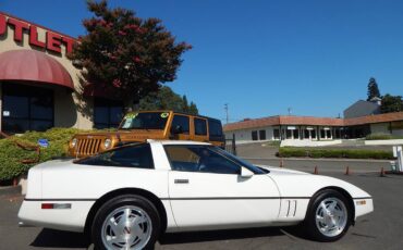 Chevrolet-corvette-c4-coupe-1988-white-13
