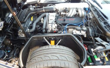 Chevrolet-corvette-c4-coupe-1988-white-22