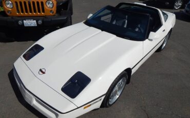 Chevrolet-corvette-c4-coupe-1988-white-7
