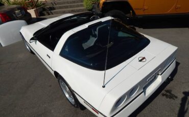 Chevrolet-corvette-c4-coupe-1988-white-9