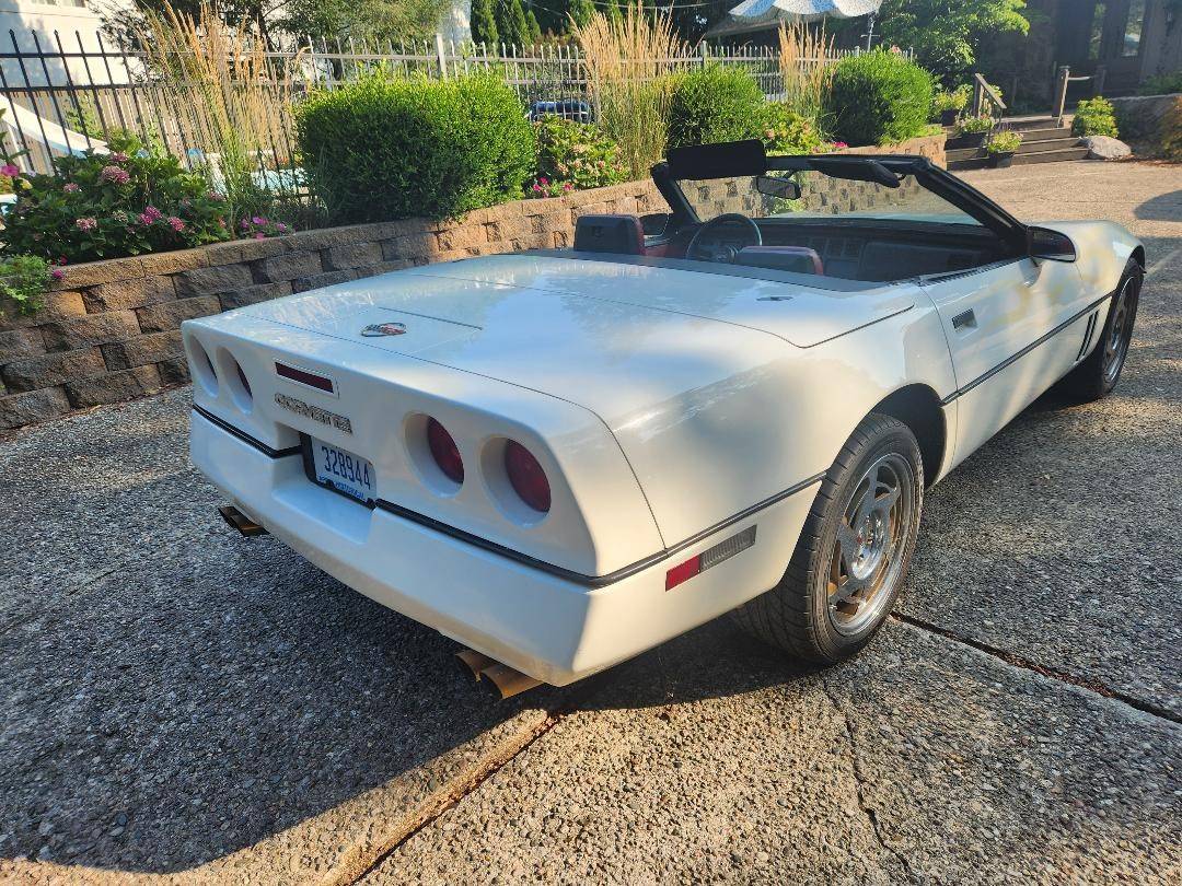 Chevrolet-corvette-convertbile-1988-white-1