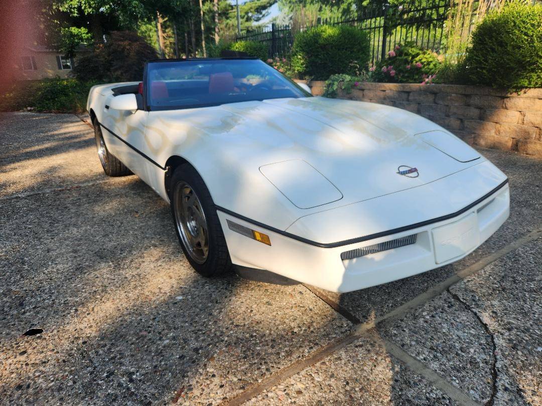 Chevrolet-corvette-convertbile-1988-white-4