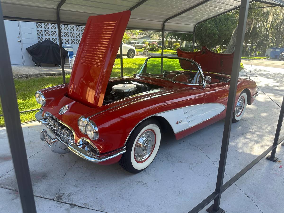 Chevrolet-corvette-convertible-1958-1
