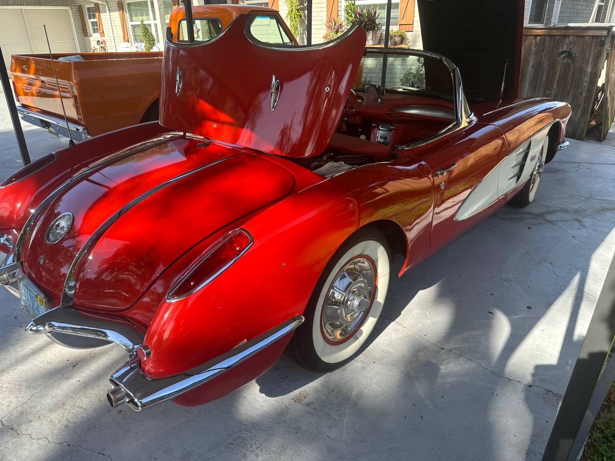 Chevrolet-corvette-convertible-1958-4