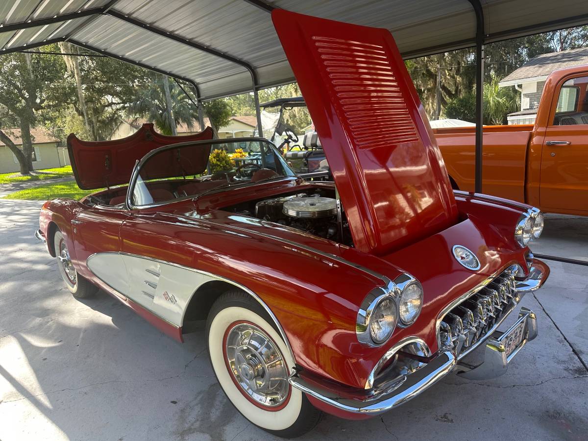 Chevrolet-corvette-convertible-1958