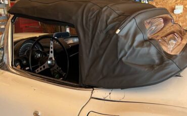 Chevrolet-corvette-convertible-1962-white-15