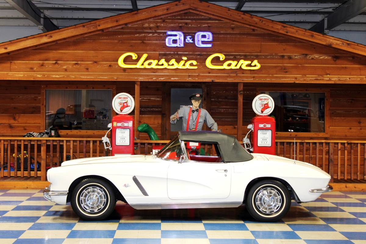 Chevrolet-corvette-convertible-1962-white-17