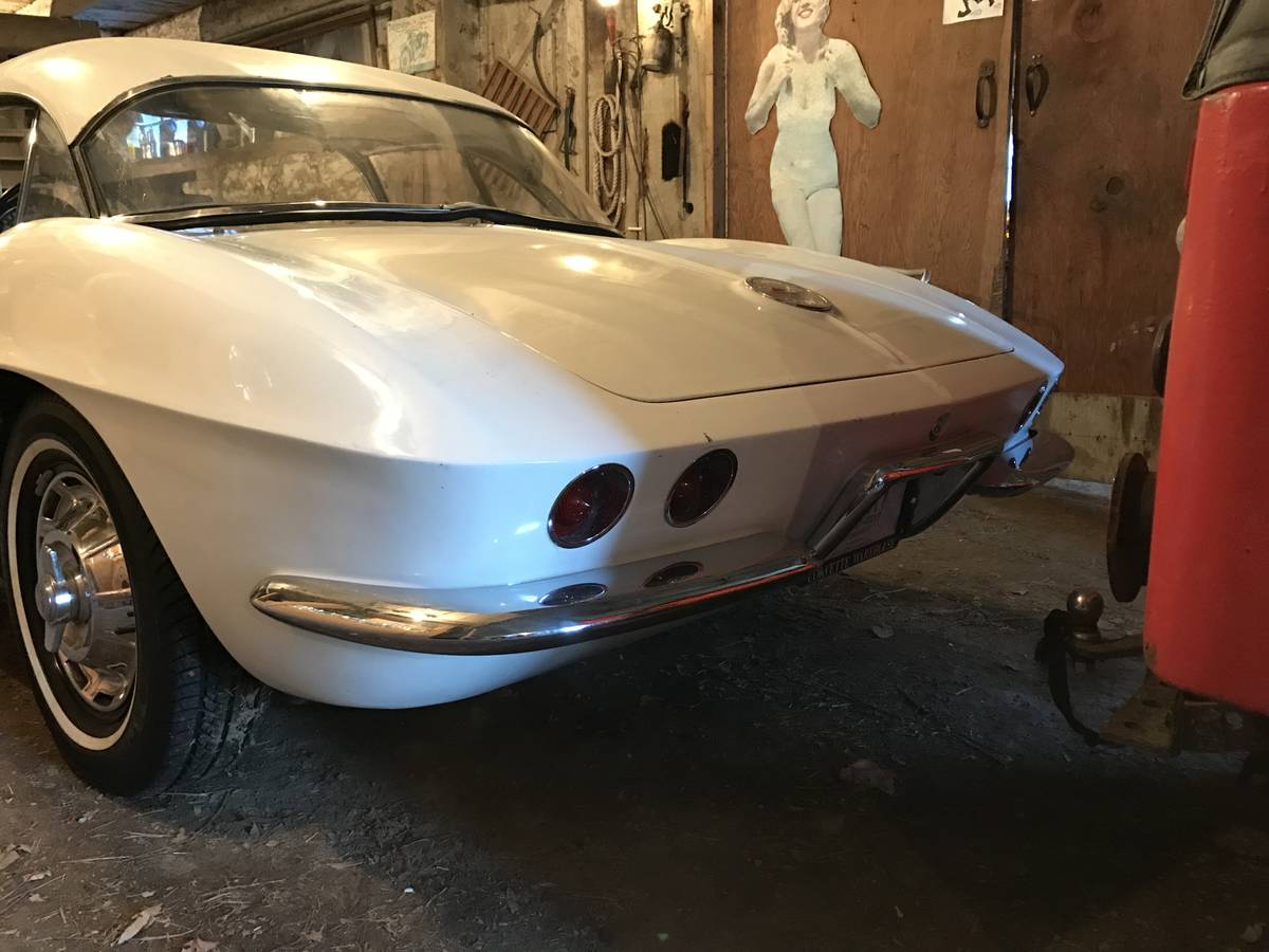 Chevrolet-corvette-convertible-1962-white-18