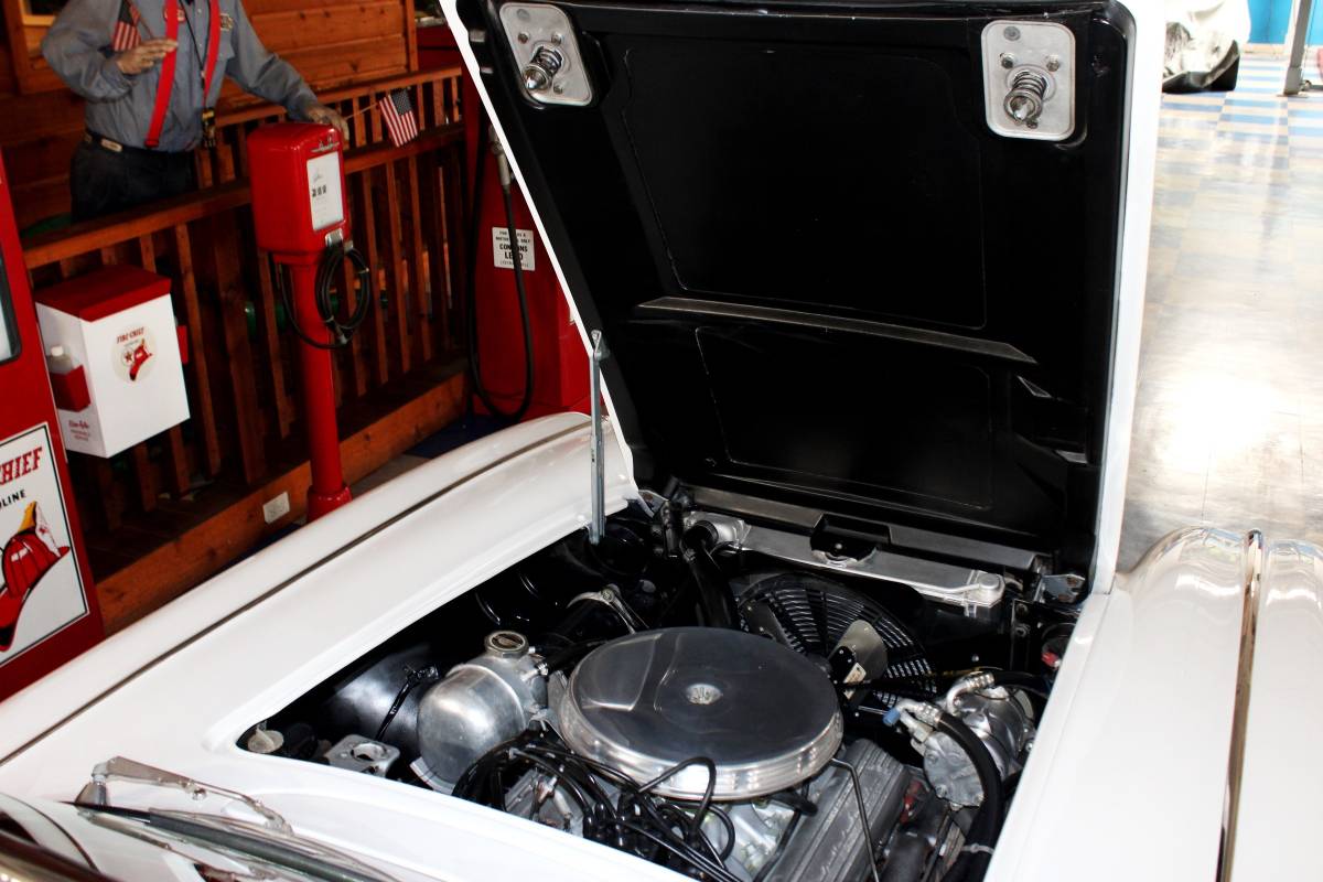 Chevrolet-corvette-convertible-1962-white-20