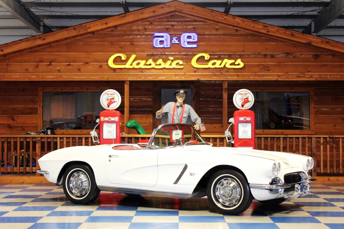 Chevrolet-corvette-convertible-1962-white-3