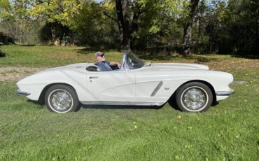 Chevrolet-corvette-convertible-1962-white