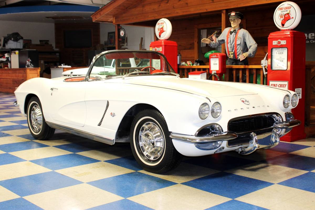 Chevrolet-corvette-convertible-1962-white-7