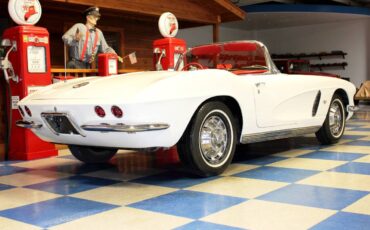 Chevrolet-corvette-convertible-1962-white-8