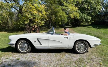 Chevrolet-corvette-convertible-1962-white-8