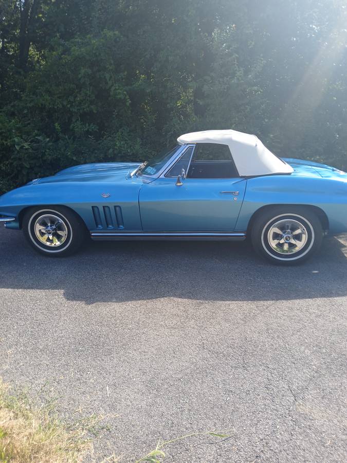 Chevrolet-corvette-convertible-1965-blue