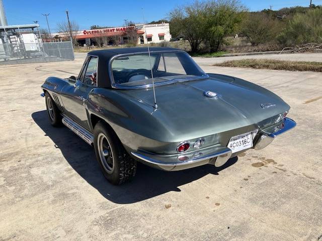 Chevrolet-corvette-convertible-1965-grey-2