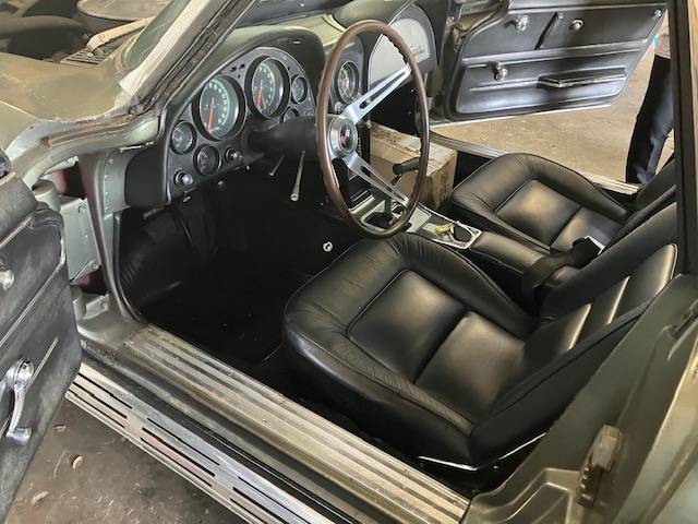 Chevrolet-corvette-convertible-1965-grey-4