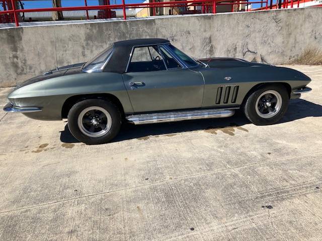 Chevrolet-corvette-convertible-1965-grey-8