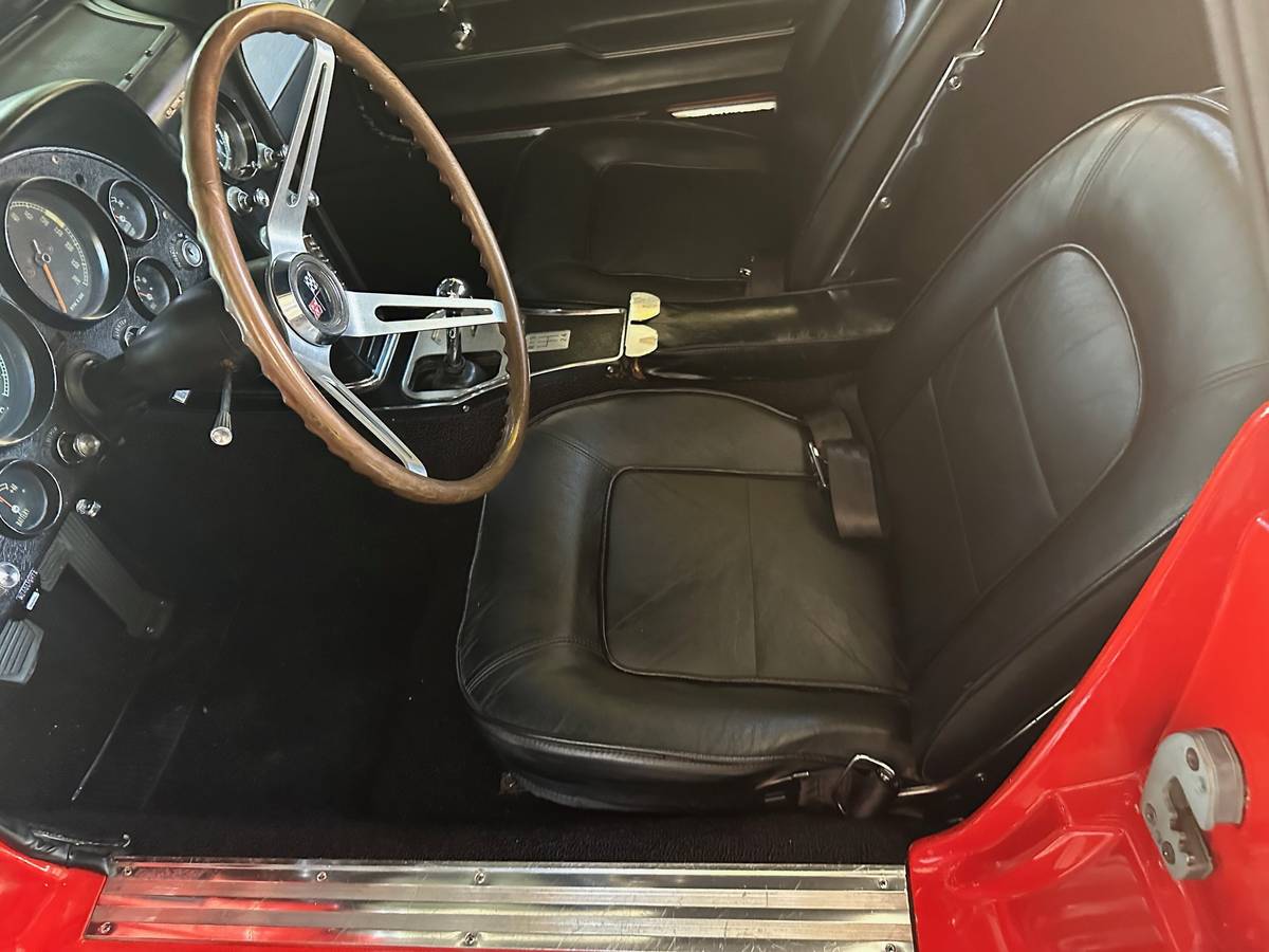 Chevrolet-corvette-convertible-1965-red-14