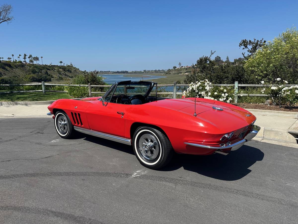 Chevrolet-corvette-convertible-1965-red-2