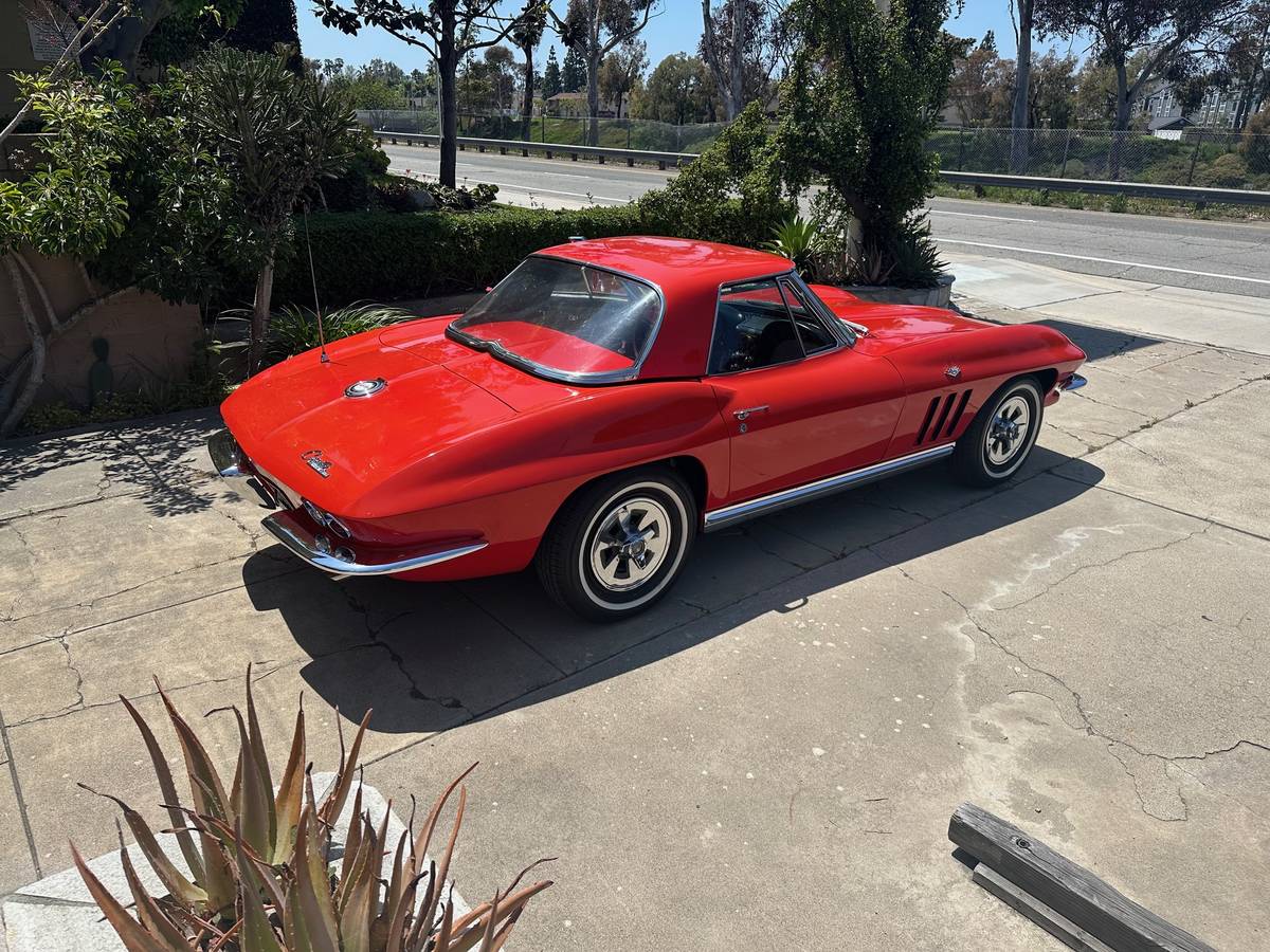 Chevrolet-corvette-convertible-1965-red-22