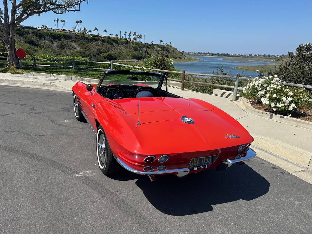 Chevrolet-corvette-convertible-1965-red-3