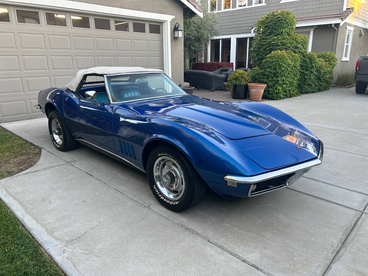 Chevrolet-corvette-convertible-1968-blue-1