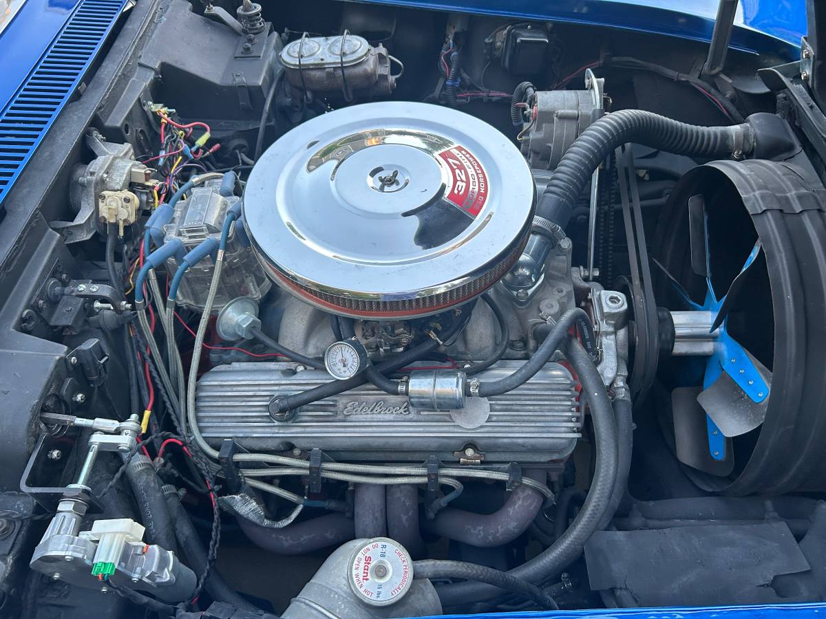 Chevrolet-corvette-convertible-1968-blue-21