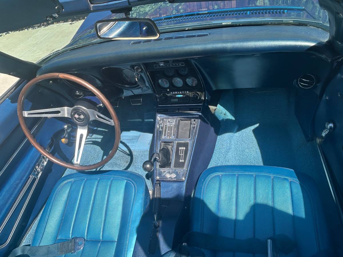 Chevrolet-corvette-convertible-1968-blue-32