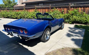 Chevrolet-corvette-convertible-1968-blue-8