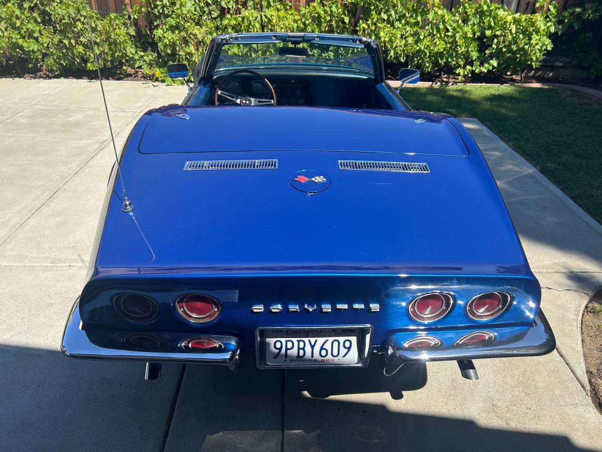 Chevrolet-corvette-convertible-1968-blue-9