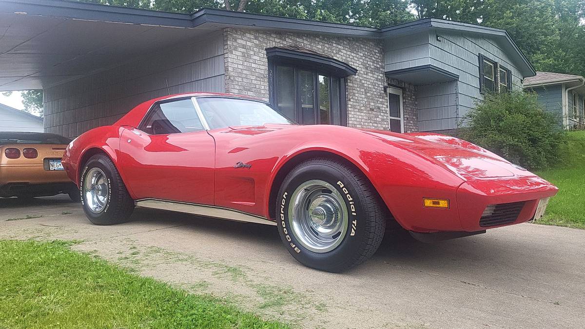 Chevrolet-corvette-convertible-1974-red-1