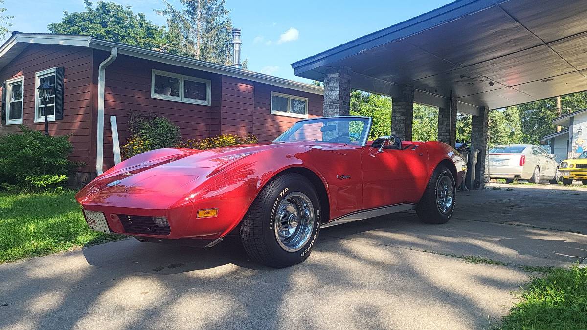 Chevrolet-corvette-convertible-1974-red-11