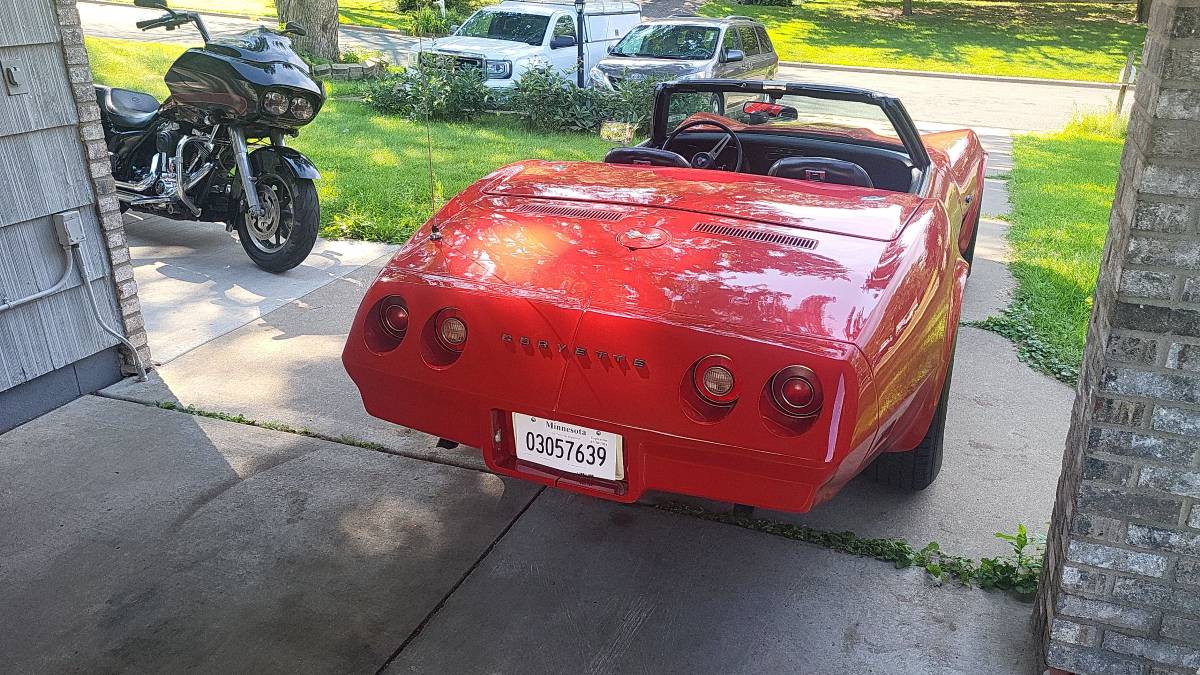 Chevrolet-corvette-convertible-1974-red-13