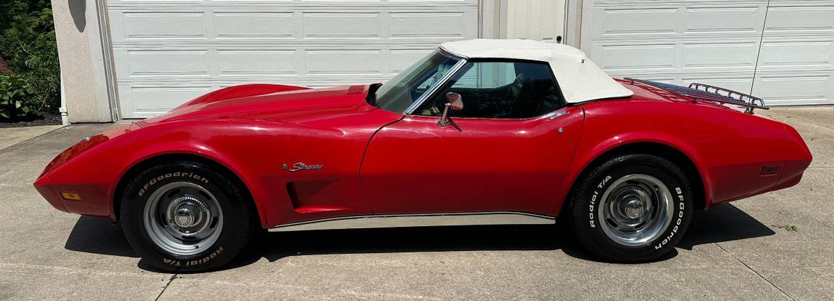 Chevrolet-corvette-convertible-1974-red