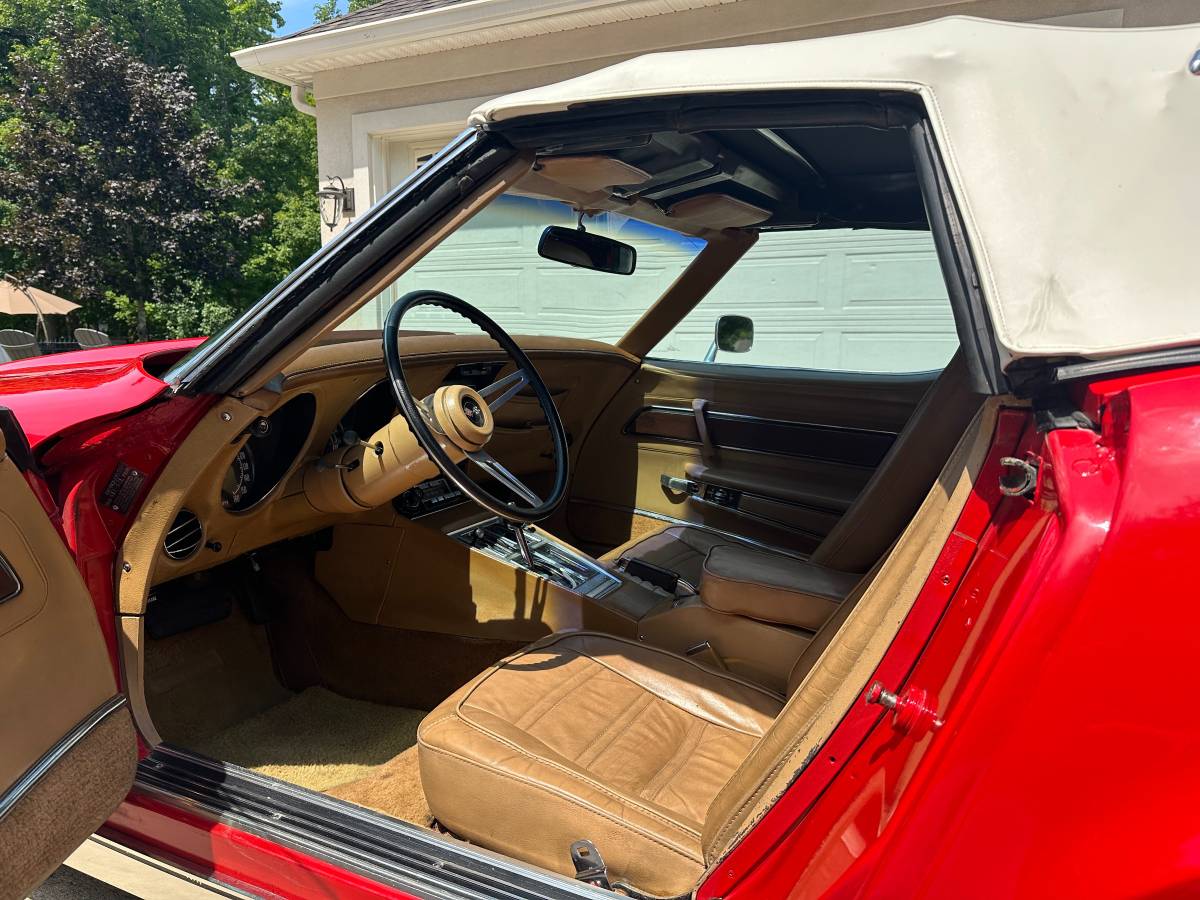 Chevrolet-corvette-convertible-1974-red-3