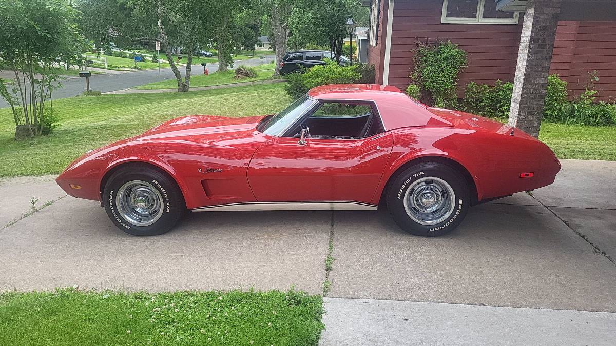 Chevrolet-corvette-convertible-1974-red-6