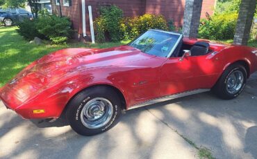 Chevrolet-corvette-convertible-1974-red-9