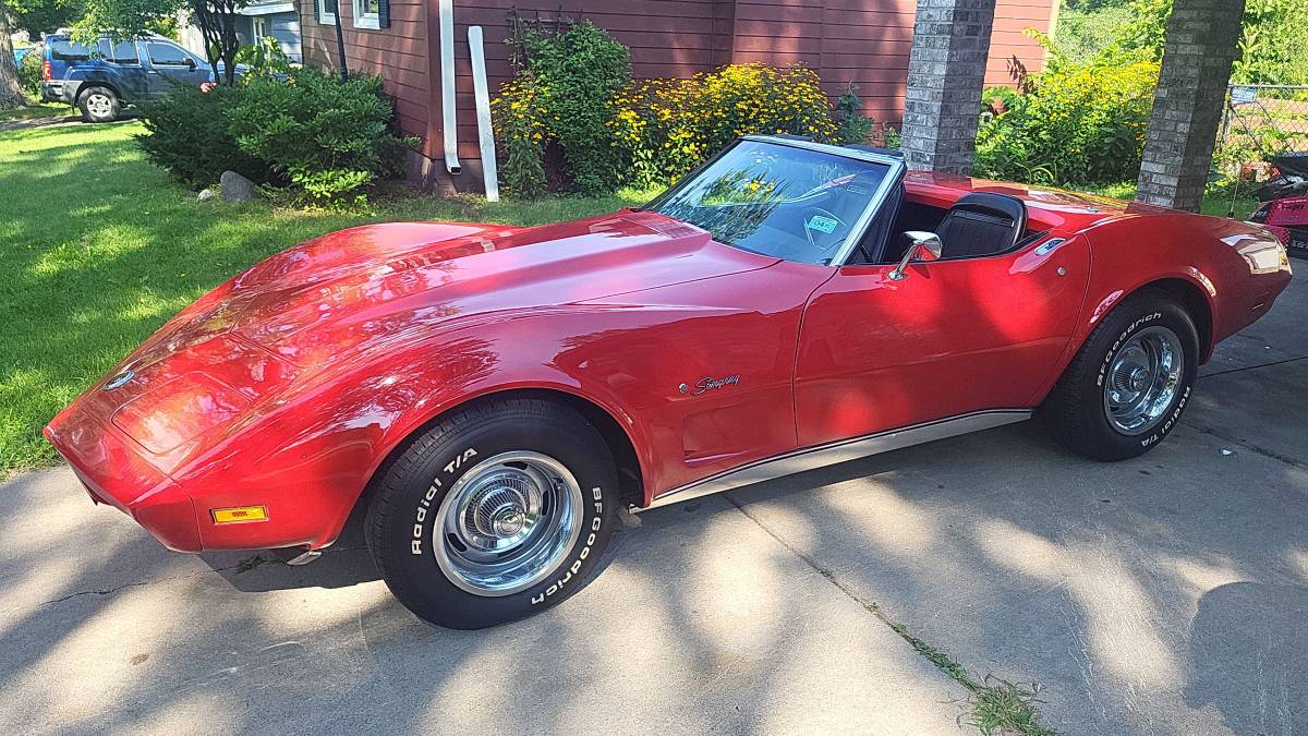 Chevrolet-corvette-convertible-1974-red-9