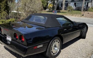 Chevrolet-corvette-convertible-1987-black-1