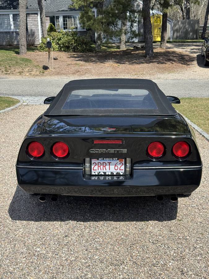 Chevrolet-corvette-convertible-1987-black-11