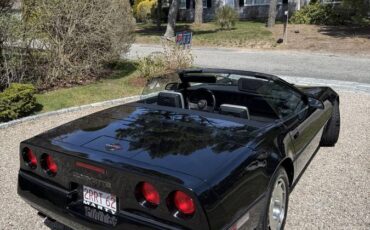 Chevrolet-corvette-convertible-1987-black-13