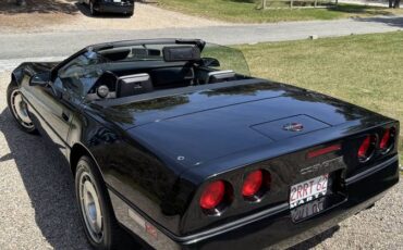 Chevrolet-corvette-convertible-1987-black-14
