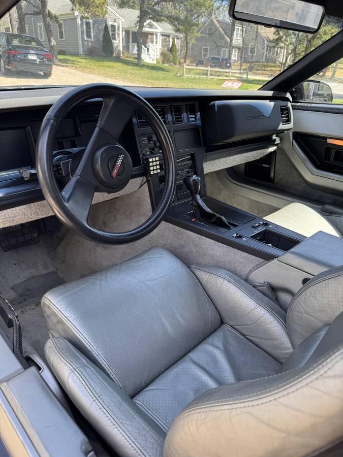 Chevrolet-corvette-convertible-1987-black-16