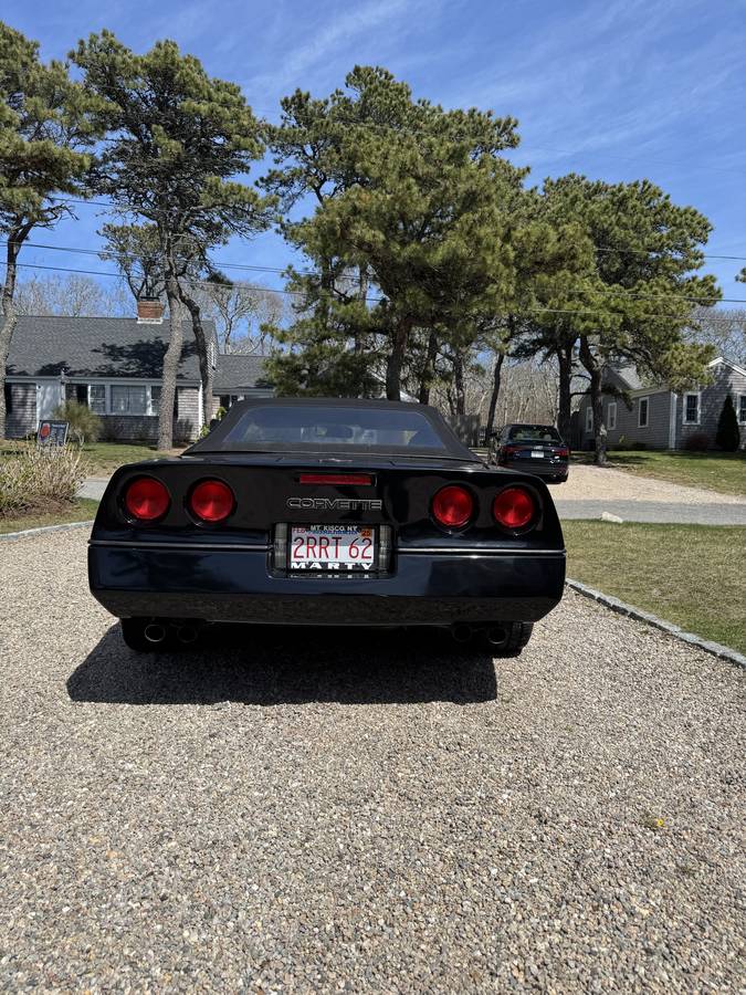Chevrolet-corvette-convertible-1987-black-3