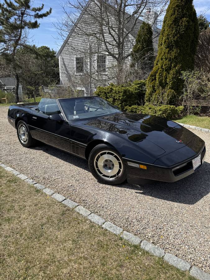 Chevrolet-corvette-convertible-1987-black-8