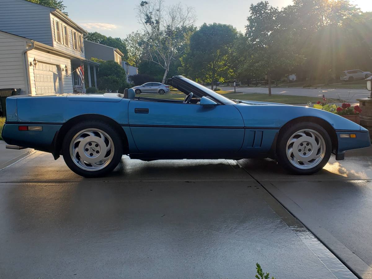 Chevrolet-corvette-convertible-1989-blue-17