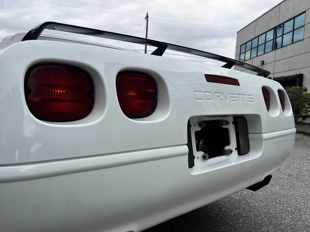 Chevrolet-corvette-convertible-1992-white-12